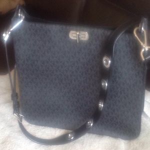 Michael kors lg  Sullivan messenger bag